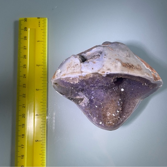 Amethyst Cluster. 356 Gr, 12.54 Oz, 0.783 Lb - Picture 3 of 7